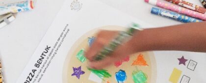 Belajar di rumah anti bingung karna ada worksheet dari @kelana.kids ...