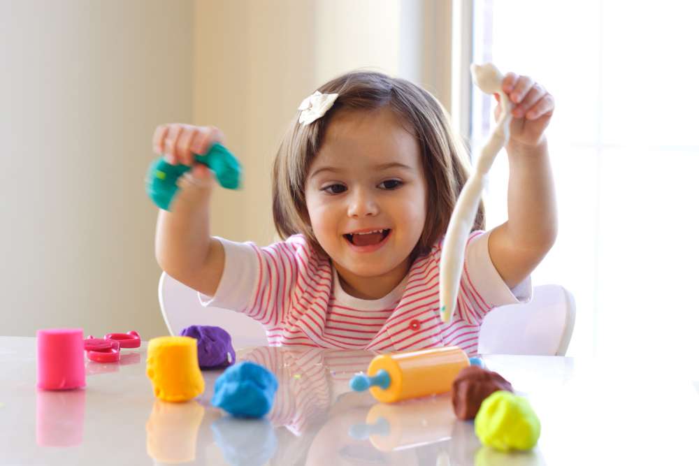 Cara Membuat Playdough Sendiri Untuk Main Bareng Anak