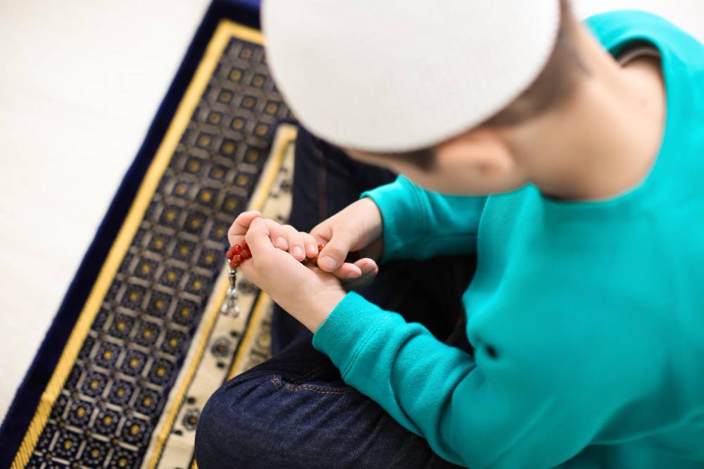 Peralatan Ibadah untuk Anak TK: Menumbuhkan Kebiasaan Beribadah Sejak Dini