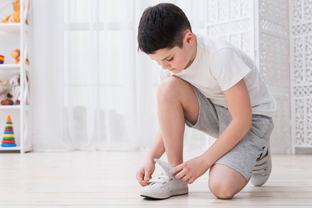 Sepatu dan Kaus Kaki: Siapkan Yang Nyaman dan Sesuai Ukuran untuk Si Kecil