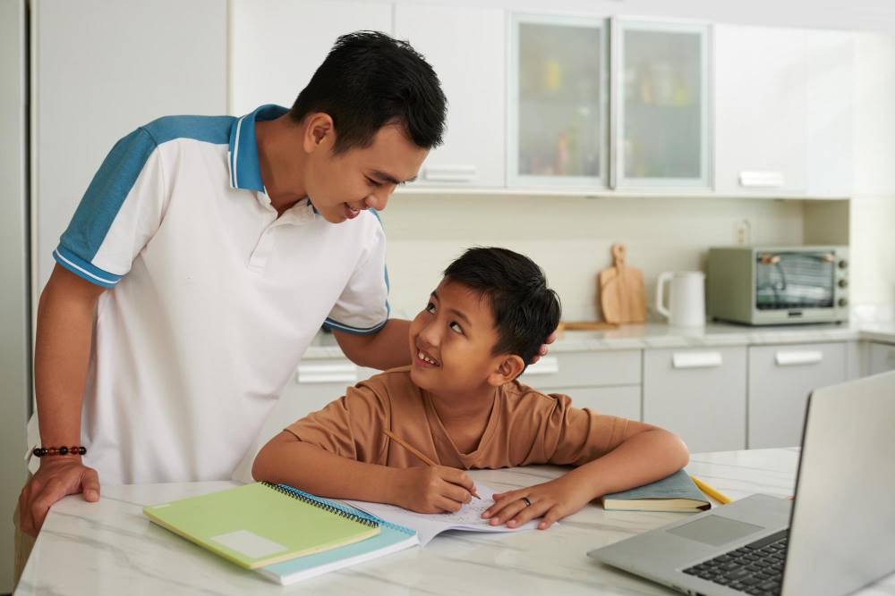 Pro Homeschooling: Sebuah Alternatif Pendidikan yang Menjanjikan Pro Homeschooling: Sebuah Alternatif Pendidikan yang Menjanjikan
