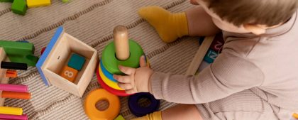 10 Jenis Mainan Montessori Terbaik untuk Anak dan Cara Penggunaannya